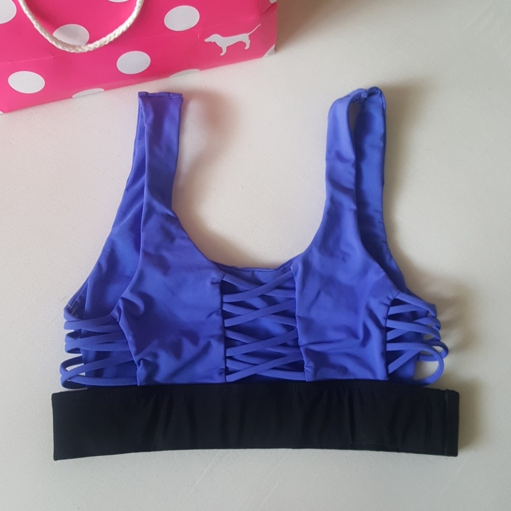 VS PINK Ultimate Strappy Sports Bra